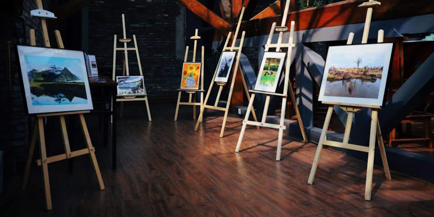 Documenting Your Exhibition: Capturing High-Quality Images and Videos of Your Artwork